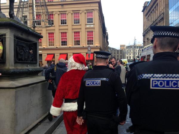 [悲報] 聖誕老人於蘇格蘭被捕，聖誕節有可能要取消了