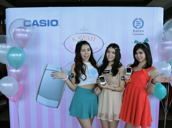 【報價】 自拍神器魔鏡 – Casio EX-MR1 香港行貨售價 $ 2,580]