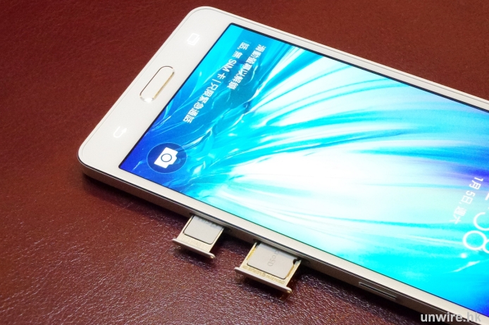 小編 ：「金屬機手感佳 外形先決者優先」Samsung Galaxy A5