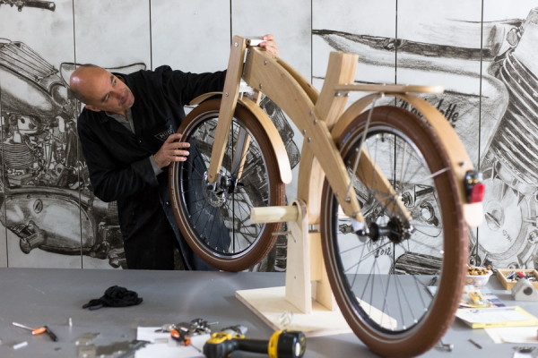 匠心獨運  葡萄牙人手打造絕美木製單車
