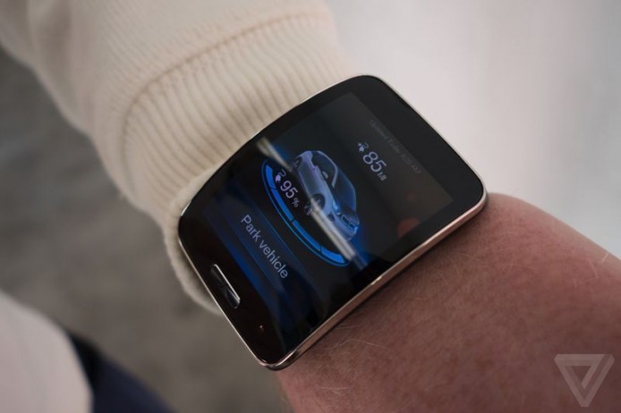 配合智能手錶使用  BMW 展示自動泊車新技術