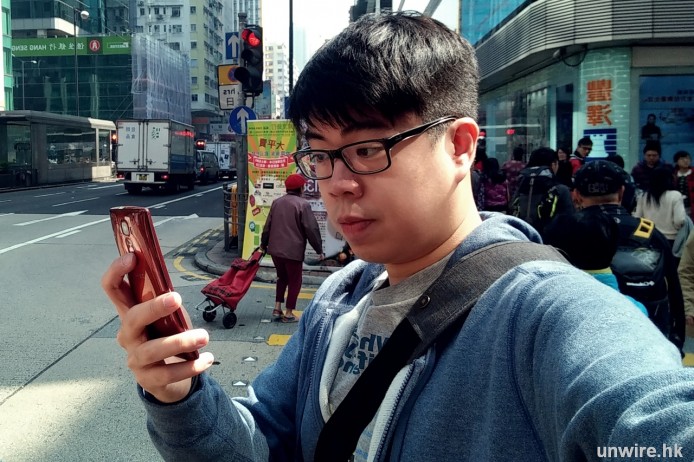 小編 ：「好揸、靚仔、實用」- LG G Flex 2 曲面手機 2 代到港評測