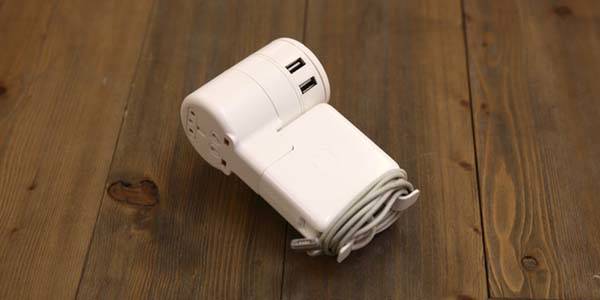 the_twist_plus_universal_travel_adapter_works_with_your_macbook_1