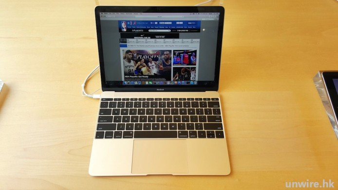 Edward：「部機超輕但鍵盤唔好打！」MacBook Retina vs MBA 11 吋 初步評測
