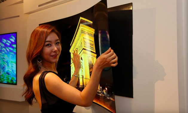 LG 發表 55 吋 OLED 超薄「牆紙」顯示屏