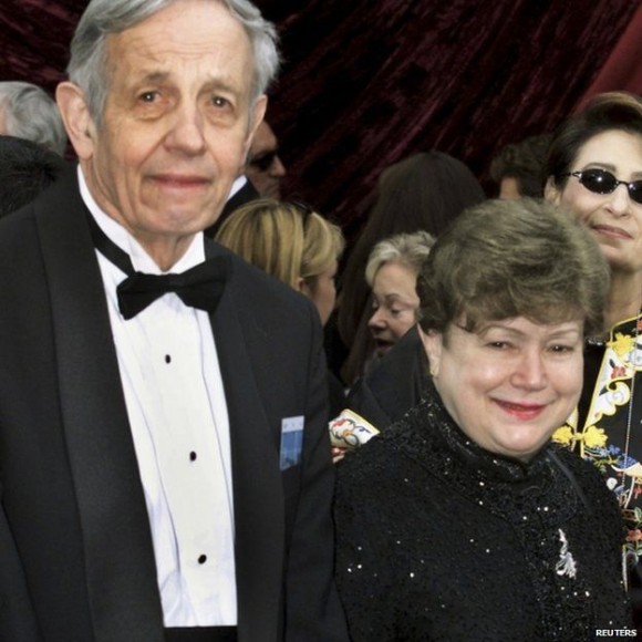 圖為 John Nash 與妻子在 2002 年出席奧斯卡頒獎禮時攝。