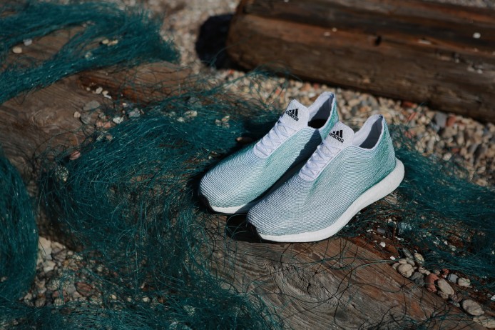 廢棄捕魚網都有用   Adidas 製作環保輕便跑鞋