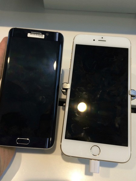 Galaxy S6 edge Plus 實機圖（左）