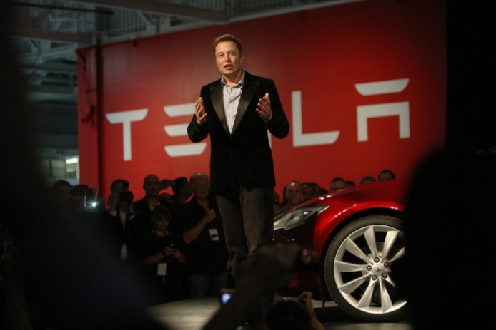 還是美國好！Elon Musk 澄清 Tesla 非要在大陸生產
