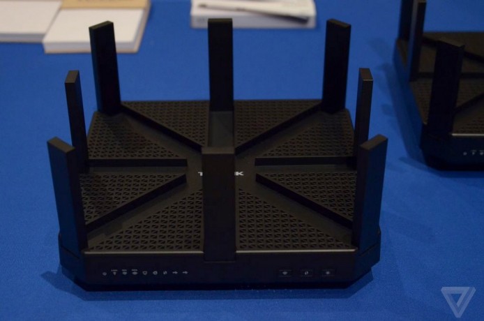2016-01-06 17_54_13-TP-Link's multi-band Talon router lets you download a 4K movie in four minutes _