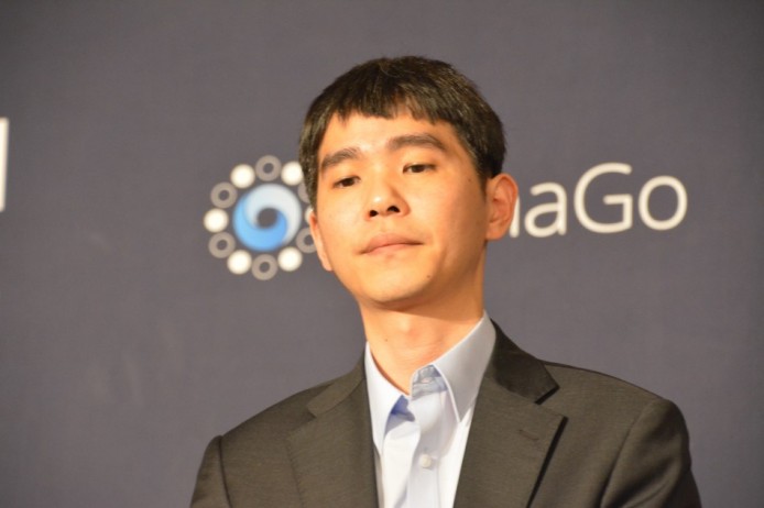 韓國專家：「 Google AlphaGo 假 AI 不公平 請即時道歉」