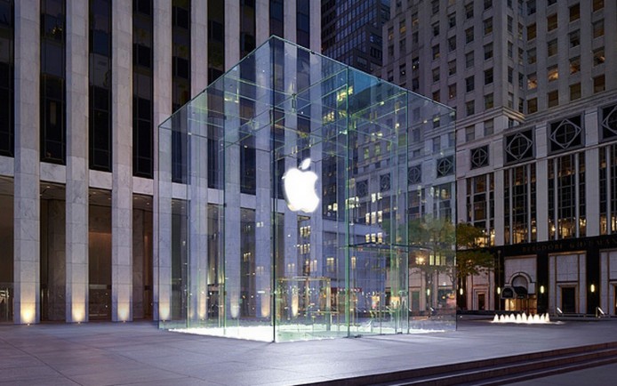 Design-Patent-awarded-for-the-Famous-Glass-Apple-Store-in-New-York-City-456513-2