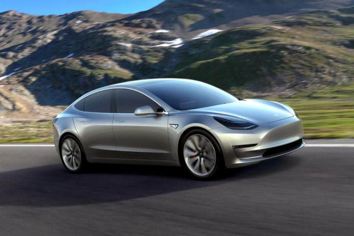 勢如破竹！Tesla Model 3 預訂數直逼 40 萬部