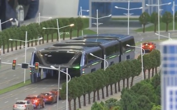 北京交通科技，香港無用 -「立體快巴」