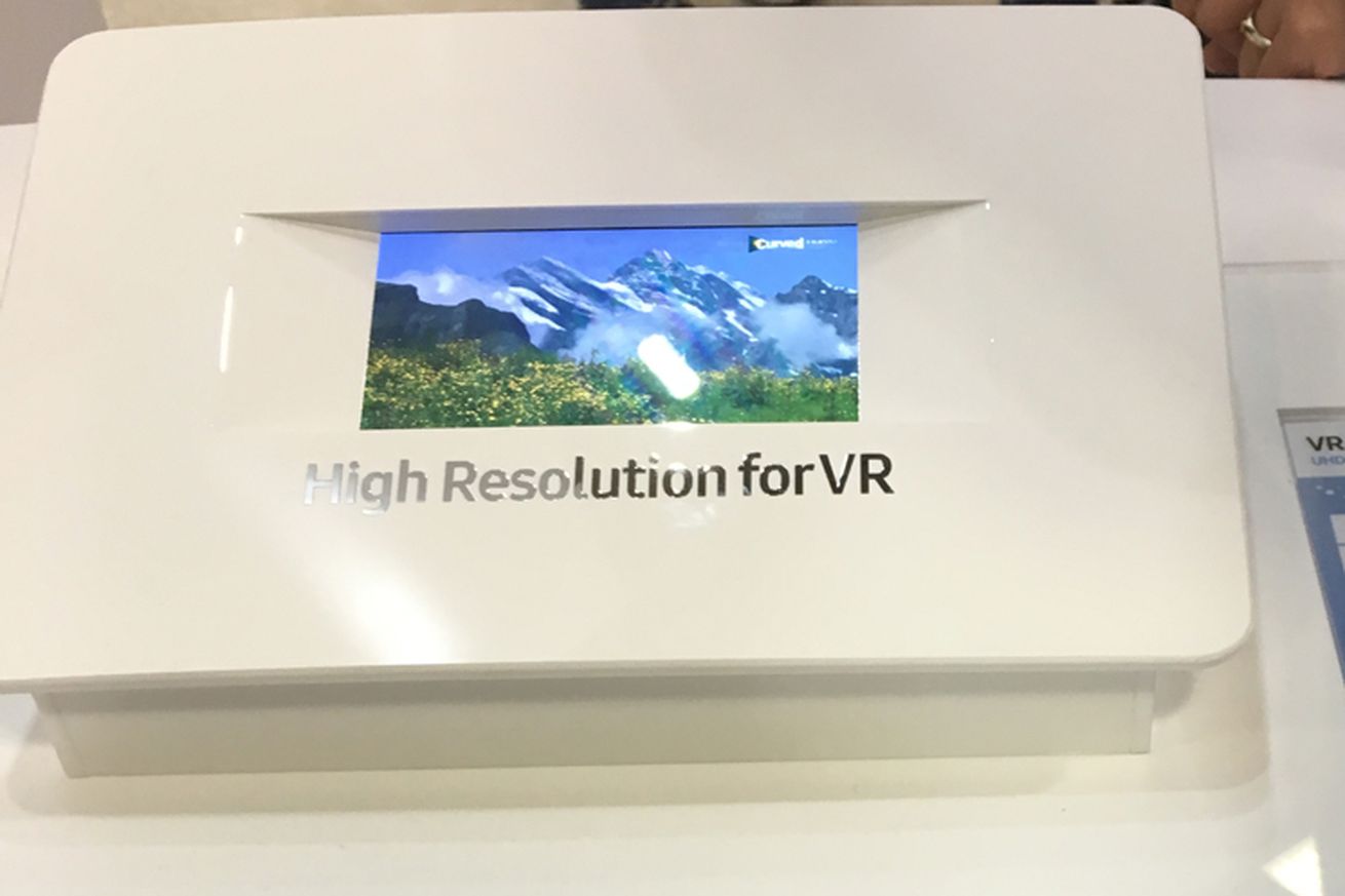 Samsung-4K-UHD-VR-display.0.0