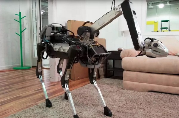 【有片睇】Boston Dynamics 進軍家用市場？新版 SpotMini 機械狗識幫手做家務