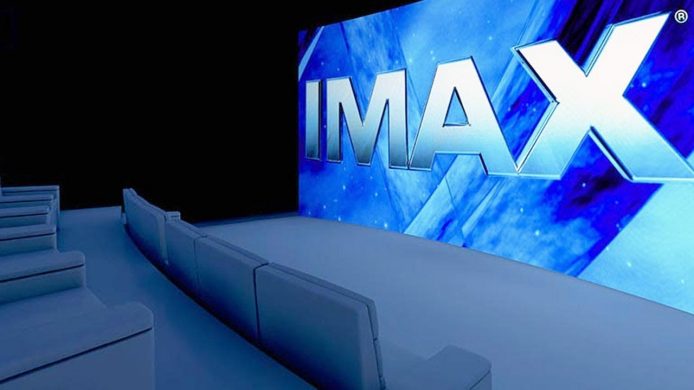 家居 IMAX 安裝服務 40 萬美金起  ! 艾域：「當然間屋要有番咁上下大啦 」