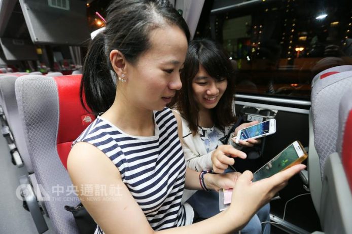 台灣推《Pokemon Go》專用巴士   方便組隊捉小精靈