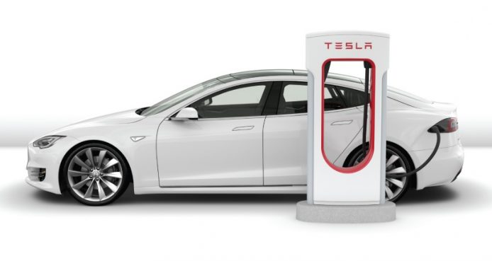 香港車主搶先享用   Tesla 推出汽車保險計劃