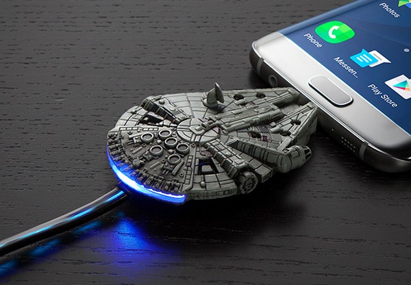 識發光型到爆！ThinkGeek 推出《Star Wars》千歲鷹 Micro-USB 充電線