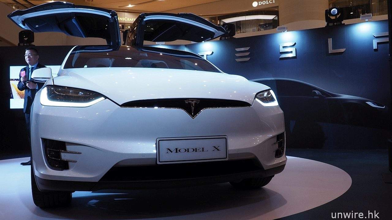 香港登場 Tesla Model X 7 人suv 新車 Falcon Wing 鷹翼車門勁搶鏡 香港unwire Hk