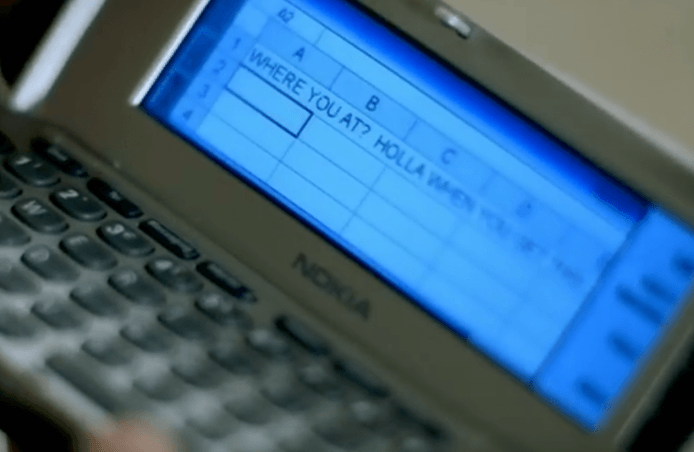 Nelly 2002 年 MV 中出現用 Excel 寫短訊情節