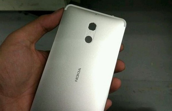 全金屬機身不再「膠」！疑似 Nokia 新 Android 手機機背殼曝光