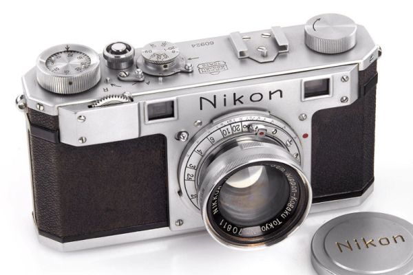 歷史的見證！全球第三部生產 Nikon One 相機以 315 萬港元成交