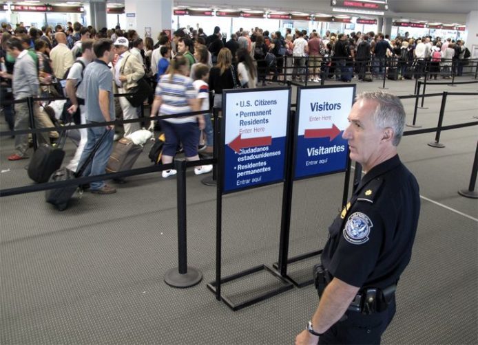 美國政府將要求入境旅客提供社交平台帳戶
