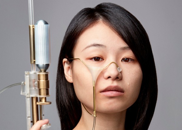 【有片睇】女人眼淚變真子彈！台灣女留學生設計「眼淚槍」