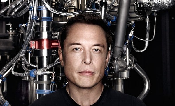 以免被 AI 淘汰！Elon Musk 指人類必須與機器結合變成「半機械人」