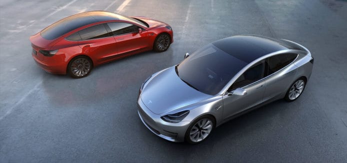 測試生產線效能  Tesla Model 3 月中試產