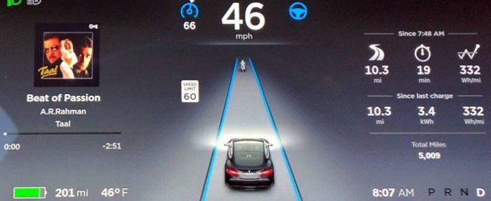 Tesla 8.1 系統更新推出！Autopilot 2.0 車款自動駕駛時速上限提升至 130km/h