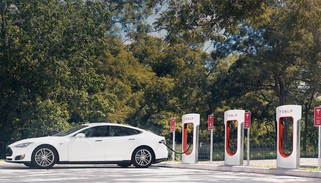 配合 Model 3 上市  Tesla 將 Supercharger 數量倍增