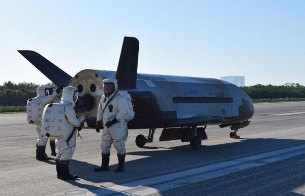 【有片睇】地球軌道執行神秘任務！美國空軍 X-37B 太空船兩年後終於重返地球