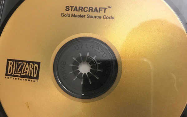 海外玩家意外入手《StarCraft》原始碼光碟！交還 Blizzard 換來一大堆禮物