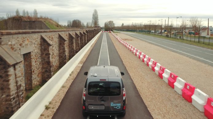Renault、Qualcomm 合作研發無線充電公路