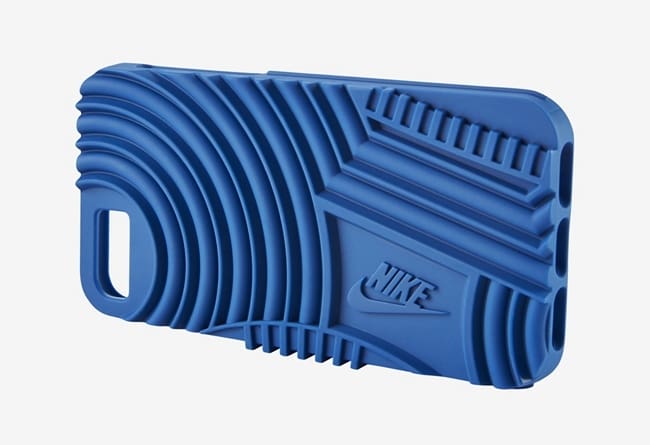 Nike 推出「鞋底」手機殼，重溫經典鞋款