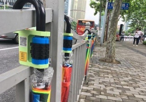 上海共享雨傘推出一日 500 把全部有借冇還　冇上鎖冇定位！