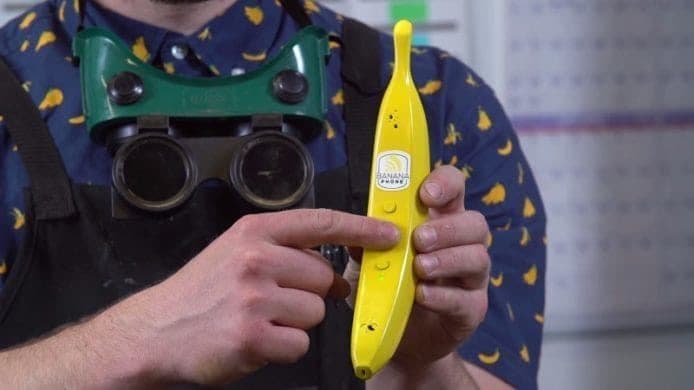 集資成功！「香蕉」藍牙電話保護大猩猩
