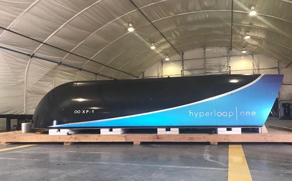 Hyperloop One 完成首次全規模系統測試　真空管道無空氣阻力！