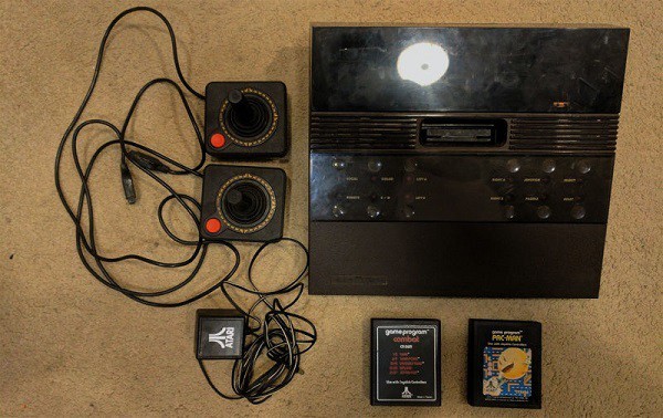 配備無線手掣！海外玩家舊貨店成功入手超罕有 Atari 2700