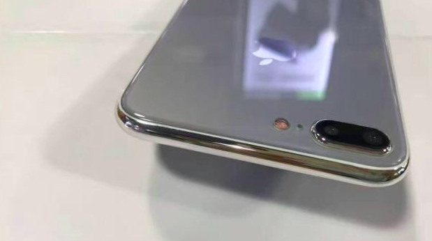 iPhone 7S樣辦機現玻璃底殼 iPhone 4設計重現？