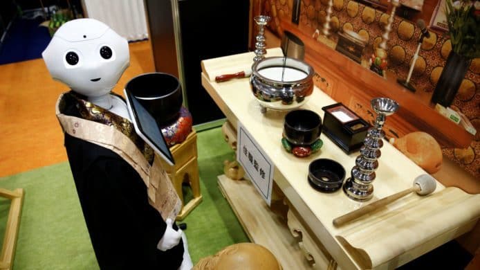 日本機械和尚為先人頌佛念經　價錢為5萬日元