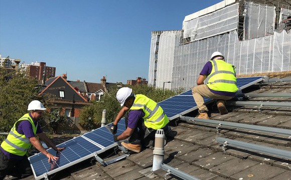 免費安裝太陽能板  為 80 萬英國低收入階層節省電費