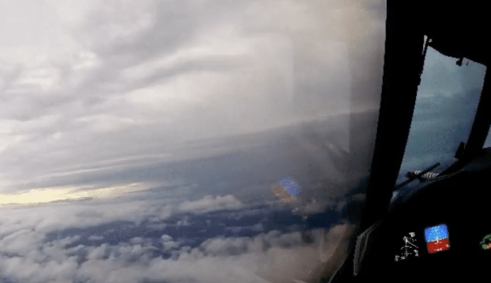 【有片睇】搭飛機直擊颶風風眼　飛行員親述恐佈中的寧靜