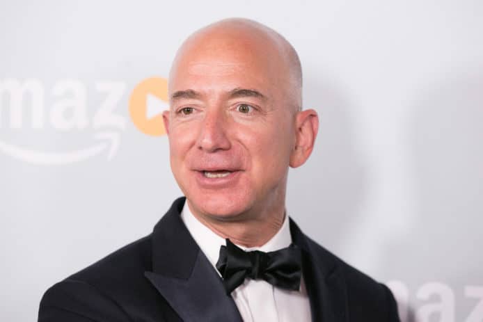 感恩節假期令Amazon CEO身家突破1000億美元