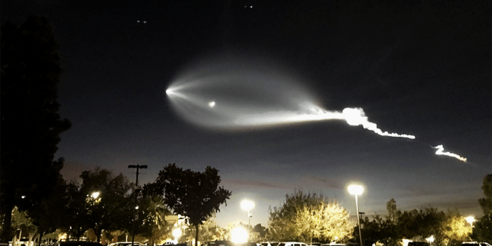 【有片睇】SpaceX 火箭升空距離城市太近　市民懷疑飛機爆炸報警求助