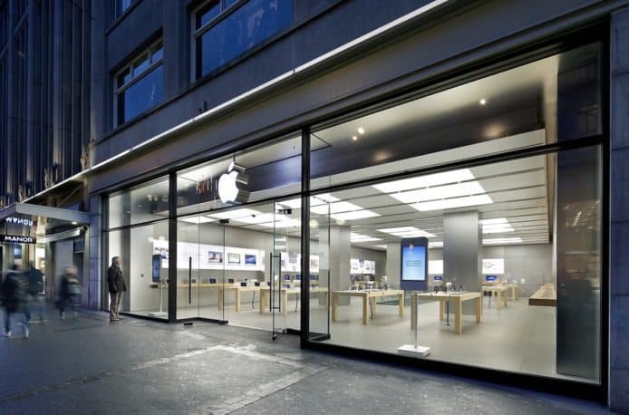 iPhone 換電時冒煙　蘇黎世 Apple Store 需緊急疏散