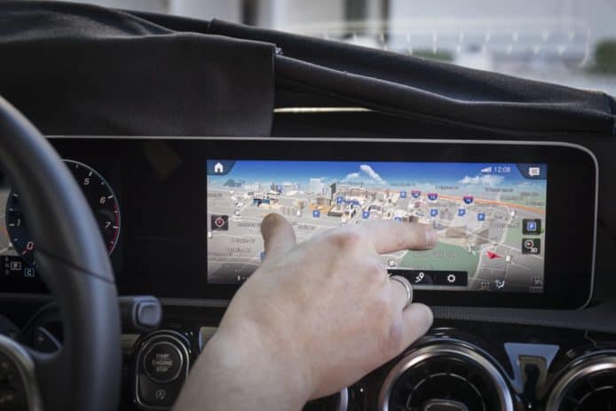 【有片睇】Mercedes-Benz 發表車用輕觸式資訊＋娛樂系統「MBUX」